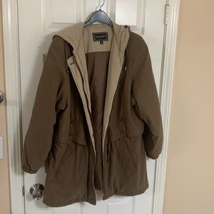 Gallery women medium brown and kaki coat. Had draw string in mid section.